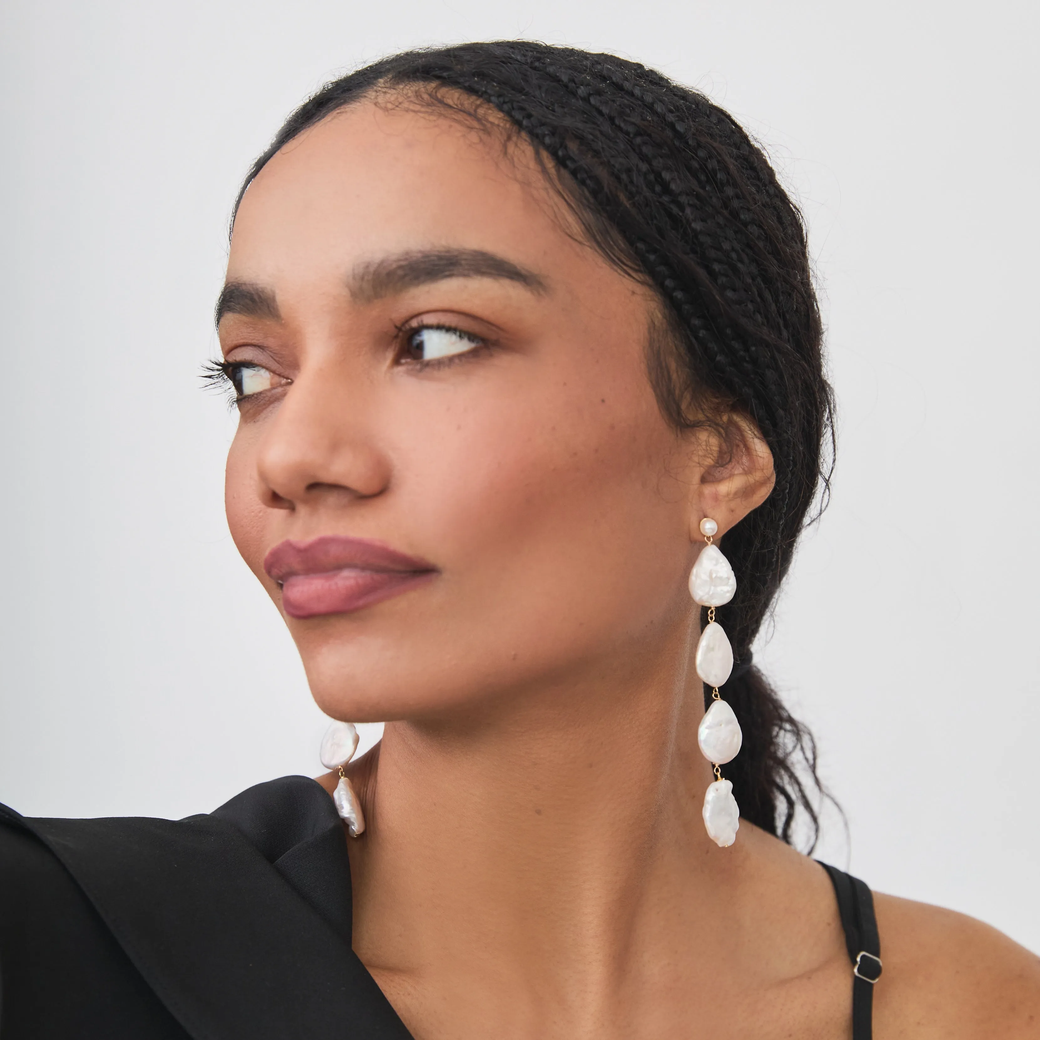 ELOWEN PEARL EARRINGS