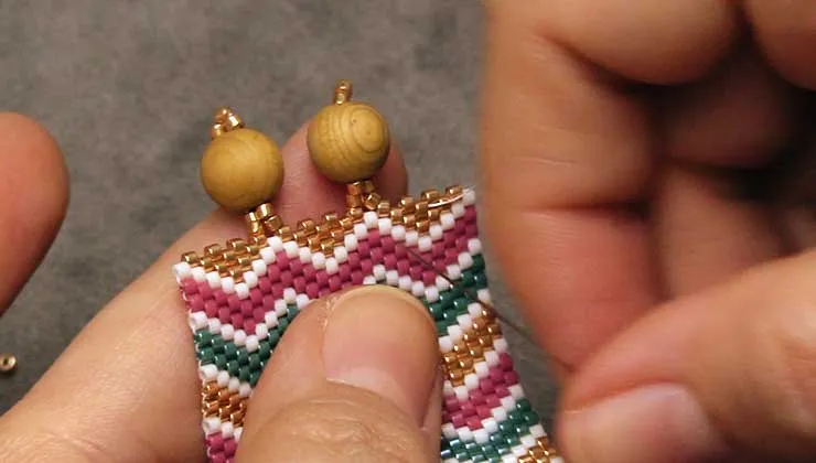 How to Finish Peyote Bead Weaving with Loops and Beads